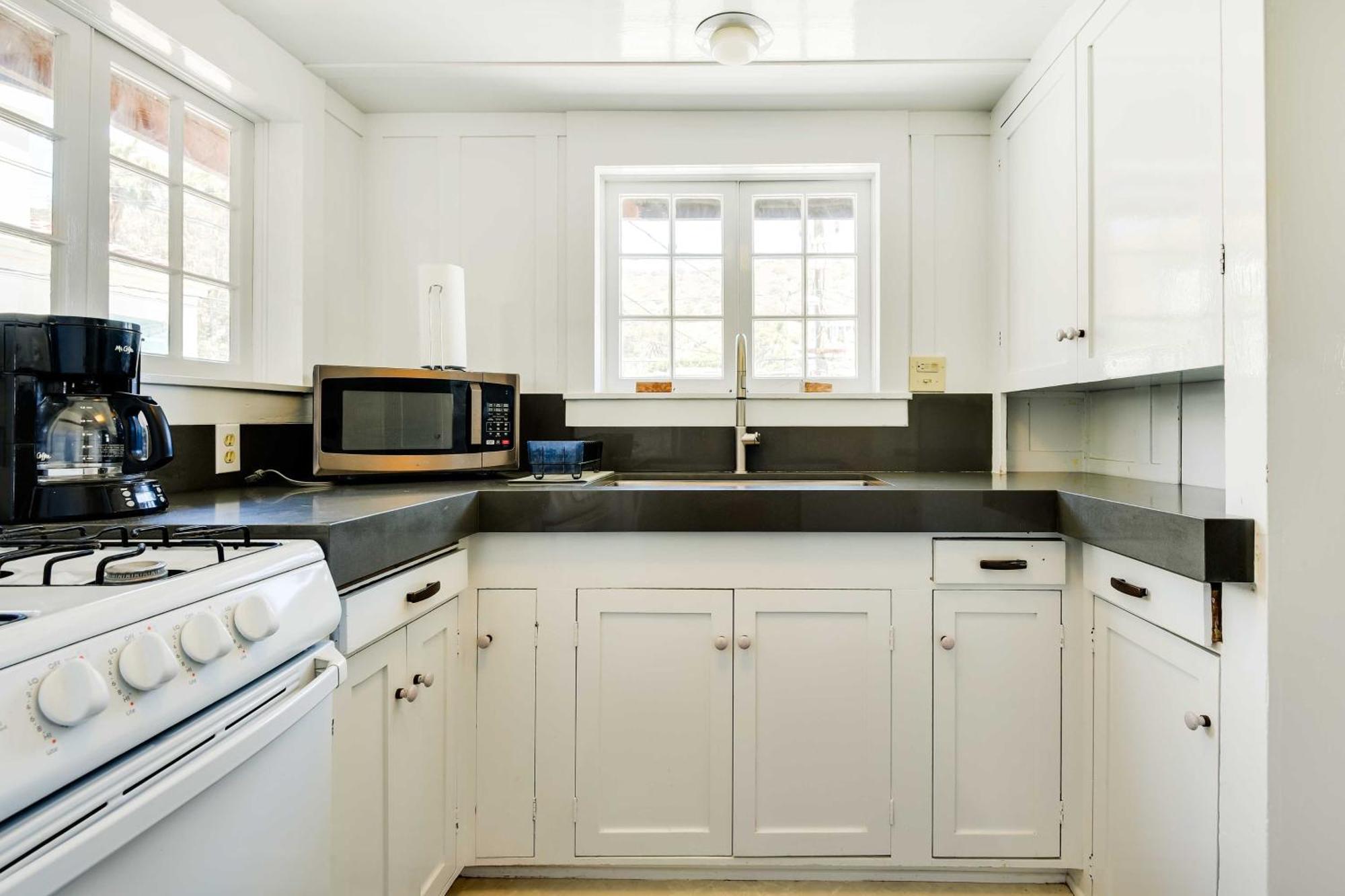 Charming Catalina Gem With Deck Walk To The Beach! Avalon Bagian luar foto