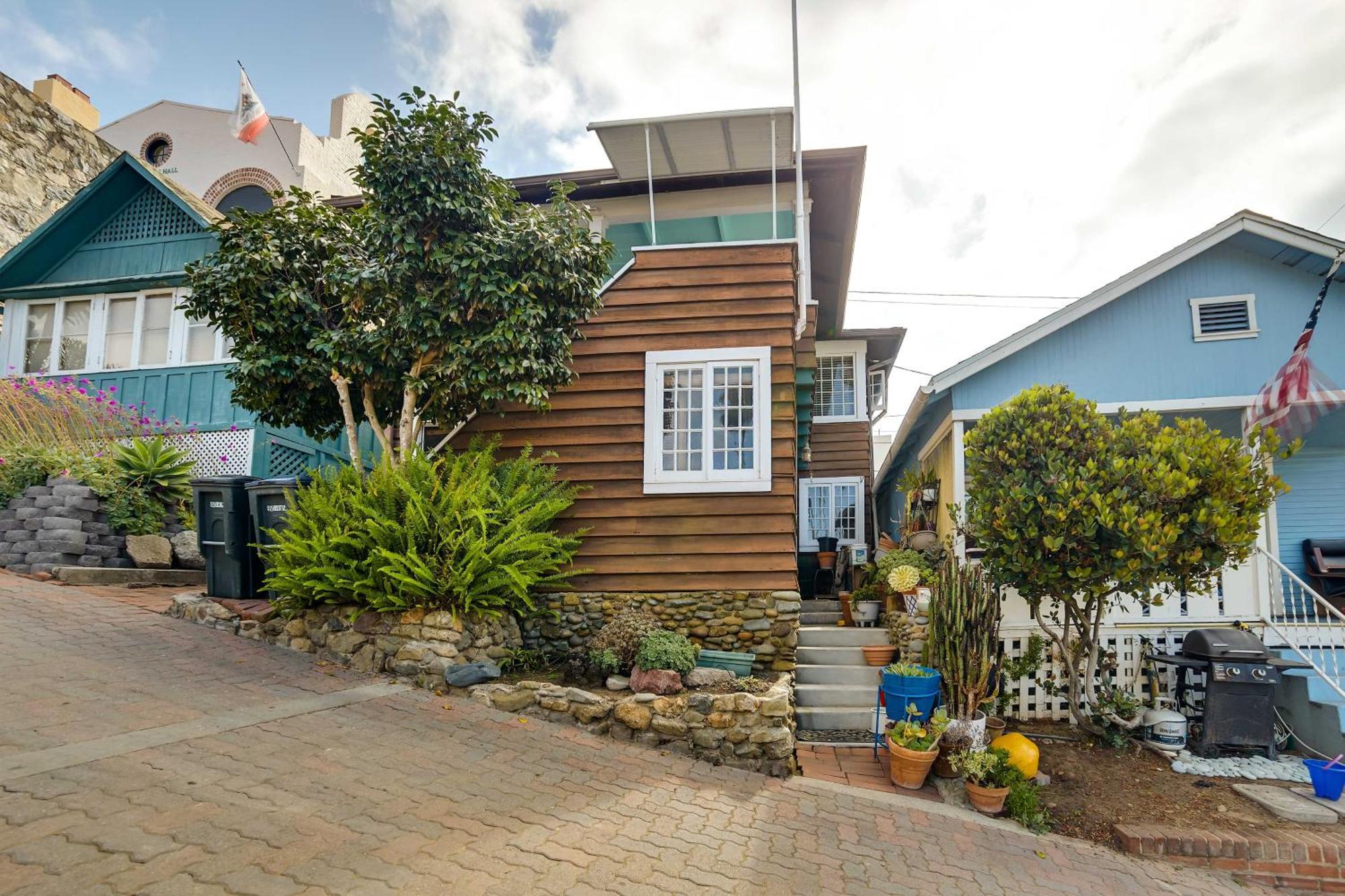 Charming Catalina Gem With Deck Walk To The Beach! Avalon Bagian luar foto